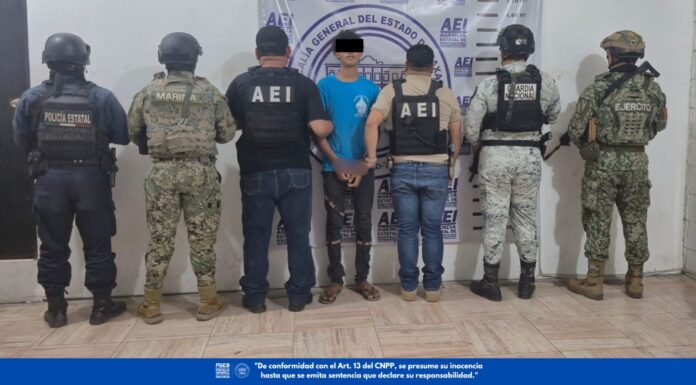 Detiene FGEO a presunto narcomenudista en flagrancia; contaba con orden de aprehensión por homicidio en la Costa