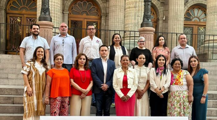 Gaby García Fernández del Campo, presidenta honoraria del DIF Municipal de Oaxaca de Juárez participó en la VII Reunión Plenaria de la Red Nacional de DIFs Municipales en Guanajuato Capital.