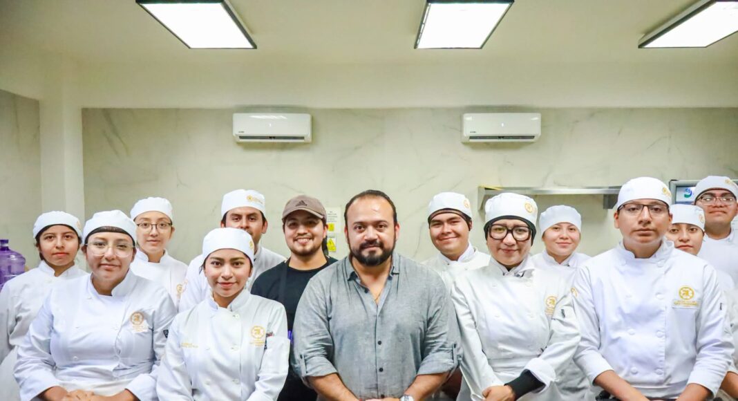 GASTRONOMÍA UABJO PROFESIONALIZA A ESTUDIANTES EN TÉCNICAS DE PANADERÍA EUROPEA