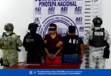 Fiscalía de Oaxaca ejecuta cateo en Pinotepa Nacional; aseguran presuntas dosis de droga y detienen a una persona