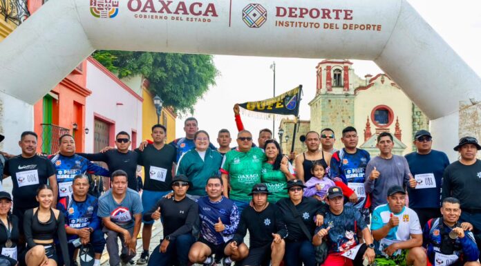 Conmemoran 15 años de servicio del GUFE con carrera atlética en Oaxaca de Juárez