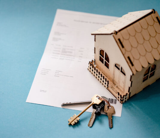 Guía práctica para mejorar tu historial crediticio y comprar tu casa este año