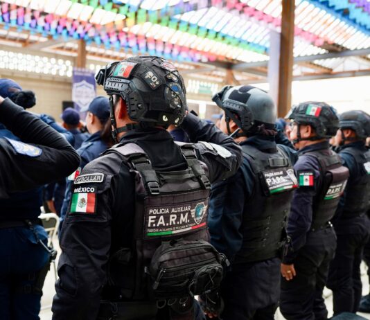 Entrega Gobernador Salomón Jara uniformes a instituciones de seguridad pública estatal, municipal y de procuración de justicia