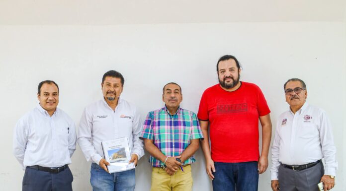 FADU UABJO ENTREGA DICTÁMEN ESTRUCTURAL Y PLANOS A ESCUELA SECUNDARIA TÉCNICA 1