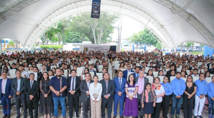 LA UABJO CELEBRA EL EGRESO DE UNA NUEVA GENERACIÓN DE CONTADORES Y ADMINISTRADORES