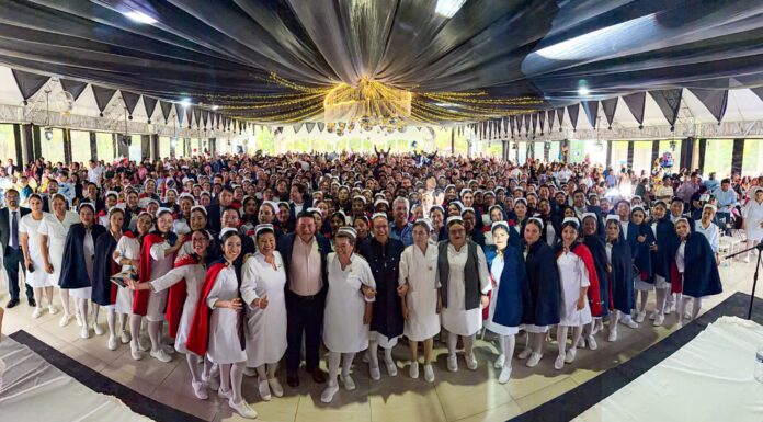 336 EGRESADAS Y EGRESADOS DE ENFERMERÍA Y OBSTETRICIA CONCLUYEN SU FORMACIÓN EN LA UABJO