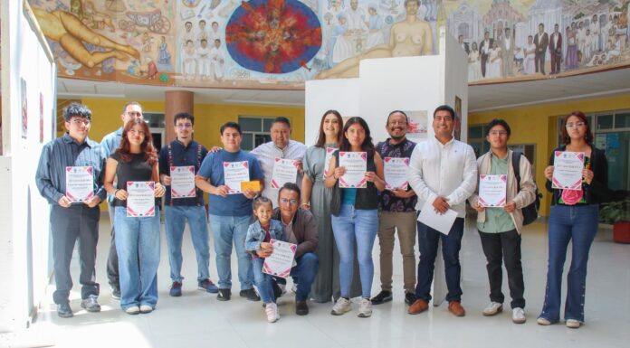 UABJO PREMIA A GANADORES DEL CONCURSO DE FOTOGRAFÍA “MIRADAS DE LA GUELAGUETZA UNIVERSITARIA”
