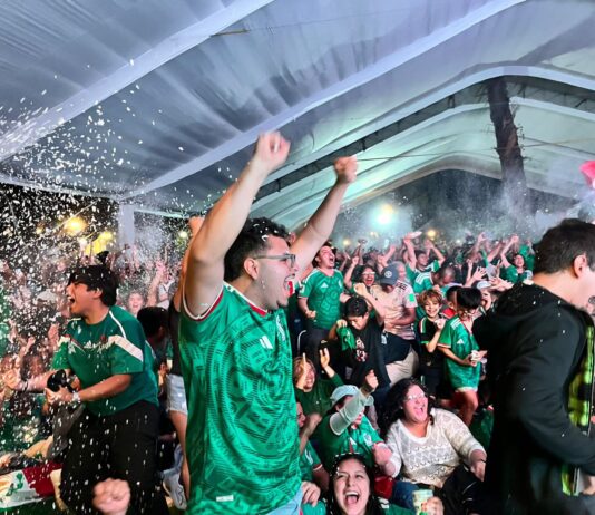 Con entusiasmo y orgullo, vecinas y vecinos de Oaxaca de Juárez se reunieron este domingo para apoyar a la Selección Mexicana en su encuentro frente a Inglaterra