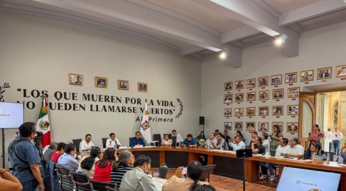 Salomón Jara sostiene encuentro con gremio periodístico, refrenda compromiso de respeto y protección a su labor