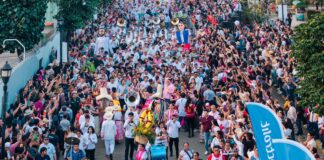 Miles de personas viven la Calenda de las Culturas y llenan de tradición las calles de Oaxaca de Juárez