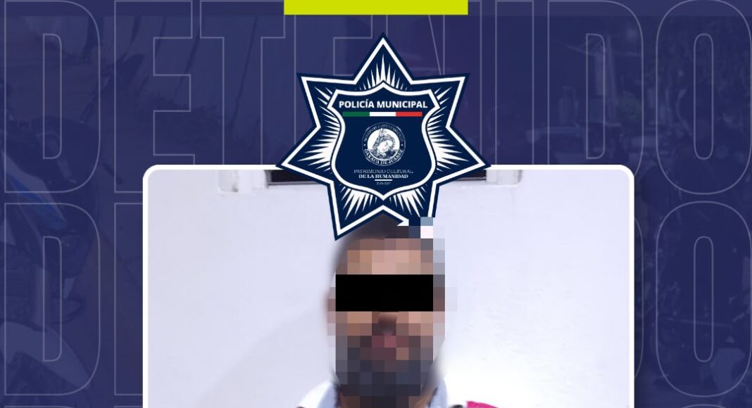 Policía Municipal de Oaxaca de Juárez detiene a persona señalada de agredir y amenazar a sus padres