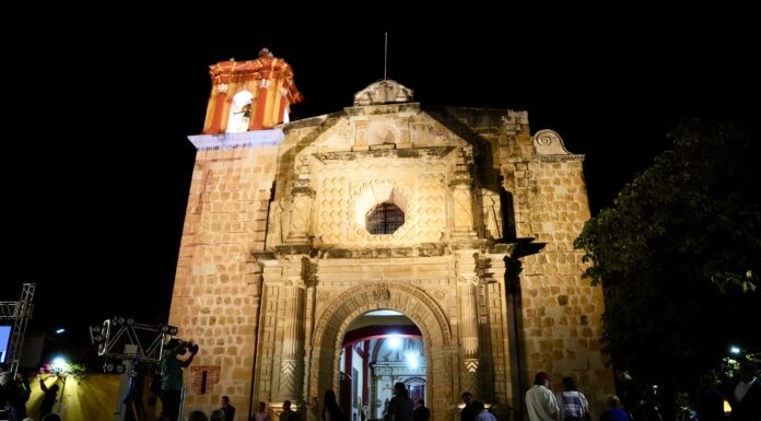 México Brilla ilumina templo de Jalatlaco, barrio mágico de Oaxaca