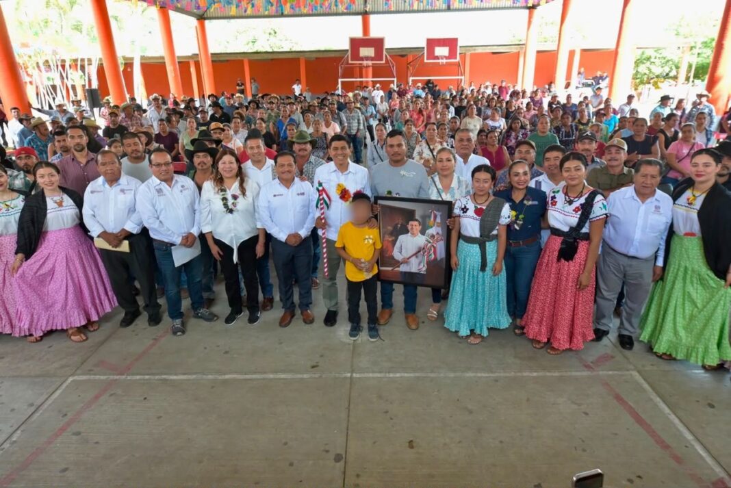 Con Trabajo que Transforma tu Municipio, Salomón Jara impulsa el desarrollo de Santiago Minas (2)