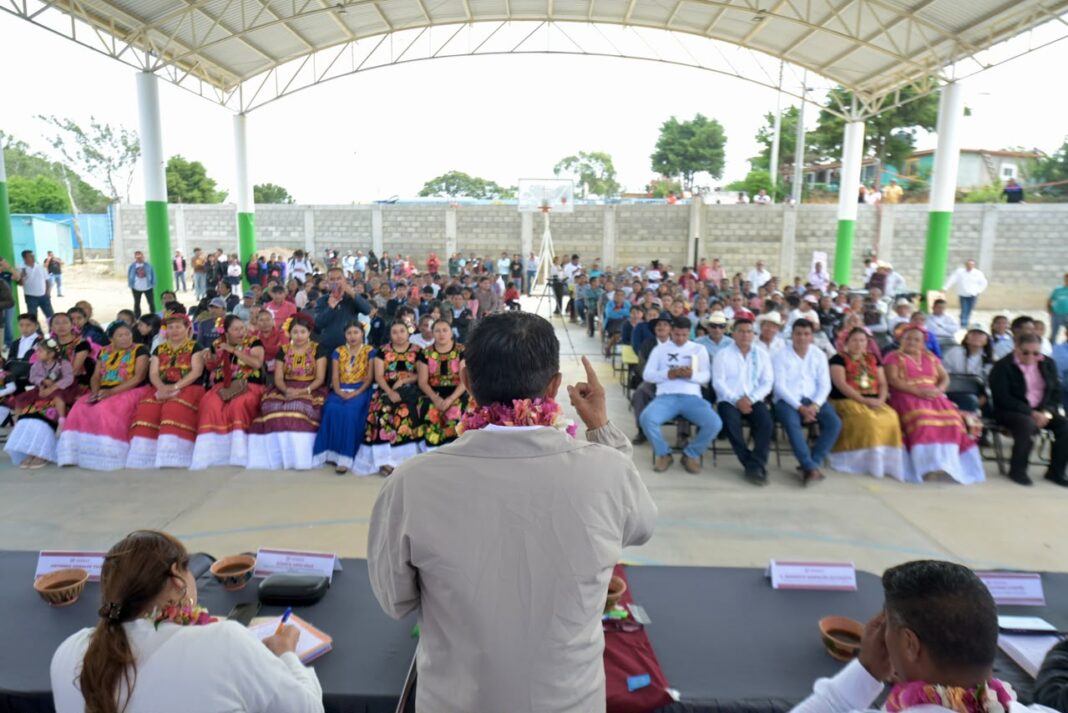 Con un gobierno cercano a las comunidades, Salomón Jara atiende necesidades apremiantes de San Miguel Tenango (3)
