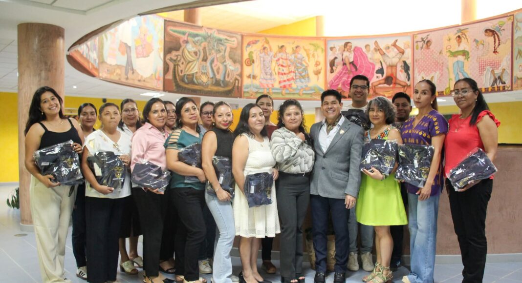 FORTALECEN UABJO Y SOLIDEZ DEL VALLE OAXACA SUS LAZOS DE COLABORACIÓN CON DONACIÓN DE UNIFORMES