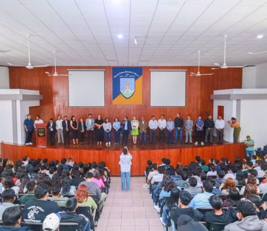 NUEVA GENERACIÓN DE ESTUDIANTES DE DERECHO INICIA SU TRAYECTORIA EN LA UABJO