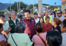 Ray Chagoya recorre la colonia Insurgentes y atiende de cerca las necesidades vecinales