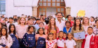 DIF Municipal entrega útiles escolares a niñas y niños de Oaxaca de Juárez