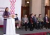 Zoé Robledo asiste a la firma del decreto presidencial para el Servicio Universal de Salud