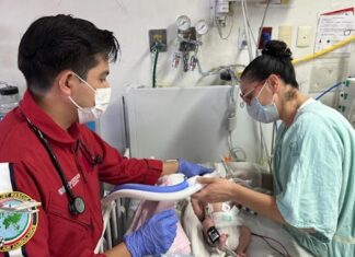 Coordina IMSS vía CVOED traslado aéreo de bebé de 50 días desde Coahuila a Jalisco para recibir cirugía especializada