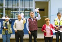 Ray Chagoya entrega obras educativas en Pueblo Nuevo