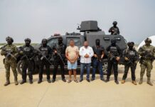 FGEO, en operativo conjunto con Marina, SSPC, GN, DEFENSA y Policía Estatal, detiene al presidente municipal de Juchitán y a otra persona, por su probable vínculo con la célula delictiva “Los Cromos”