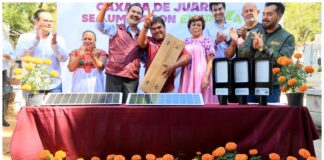 Ray Chagoya entrega luminarias para mejorar la seguridad en panteones de Oaxaca de Juárez