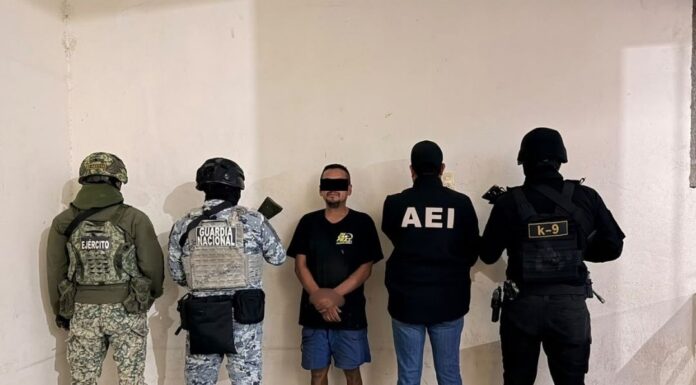 FGEO ejecuta cateo en Valles Centrales; asegura vehículo con reporte de robo, arma de fuego, cartuchos y detiene a una persona