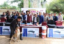 Ray Chagoya entrega nuevo equipamiento para el mantenimiento del Panteón Jardín
