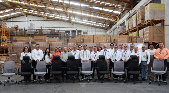 Recibe IMSS Oaxaca sillas para mejorar condiciones laborales de los trabajadores