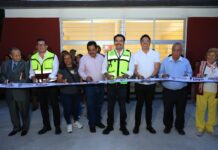 Ray Chagoya entrega nueva aula en primaria de Santa Rosa Panzacola