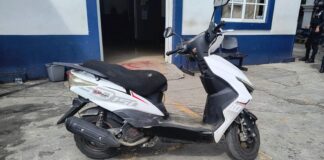 Policía Municipal asegura motocicleta con reporte de robo en San Martín Mexicapam